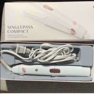 T3 Singlepass Compact 0.8-Inch flat iron